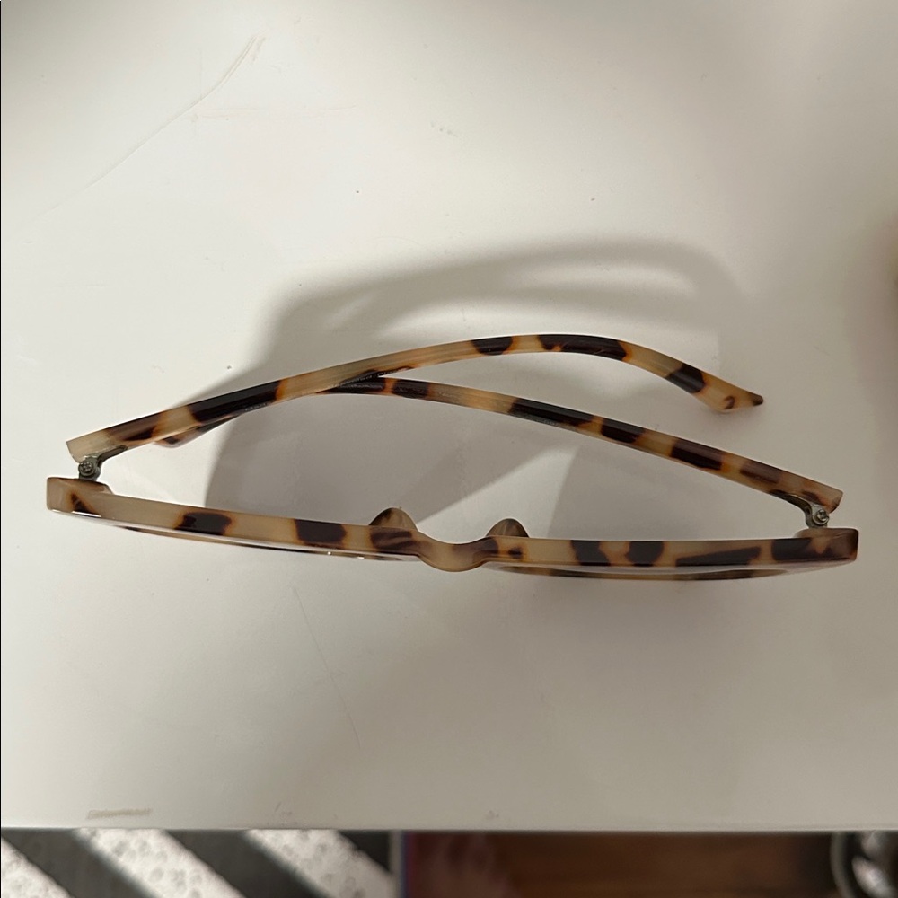 Target Tortoise Shell Sunglasses - Picture 5 of 5